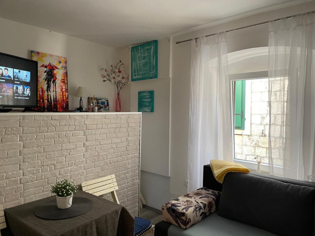 Apartment Chloe Trogir Exterior photo